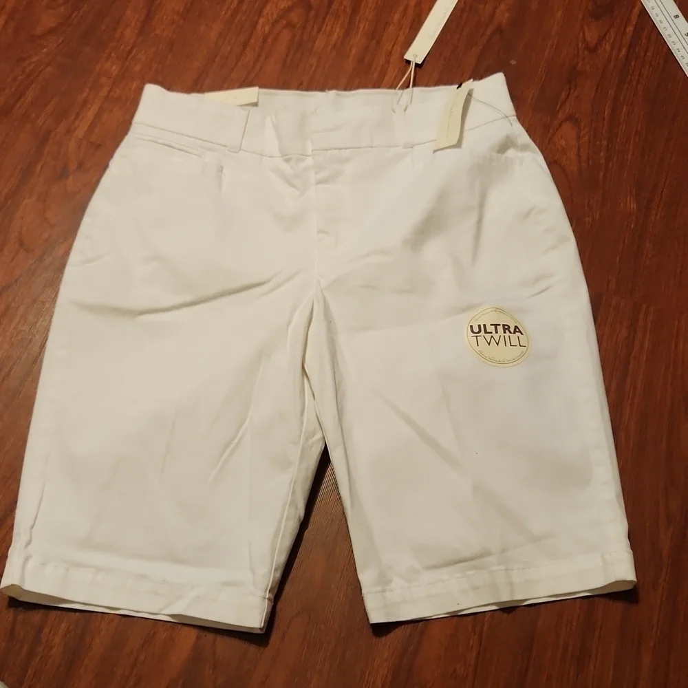 Gloria Vanderbilt Shorts Womens Size 6 New Bermuda New